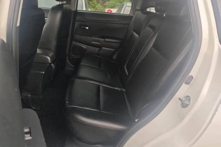 Used Mitsubishi ASX 2013 2.0L CVT Two-Wheel Drive Elite Edition Left Rear Seat