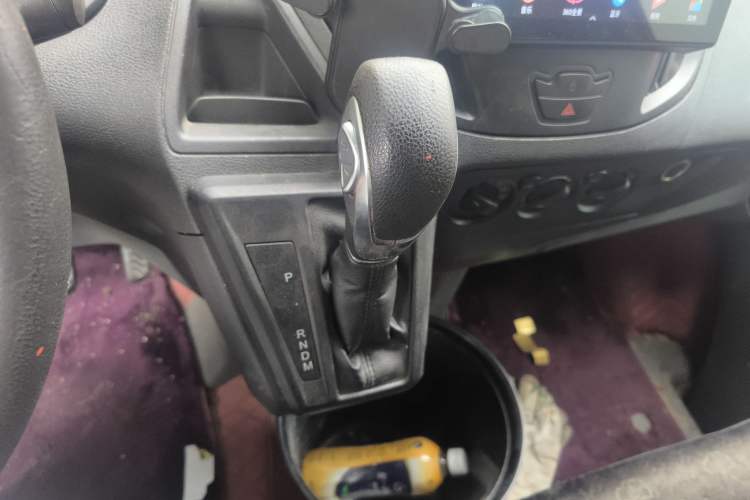 Used Ford Transit 2017 2.0T Gasoline Automatic Multi-Function Commercial Vehicle Short Wheelbase Low Roof China V Standard