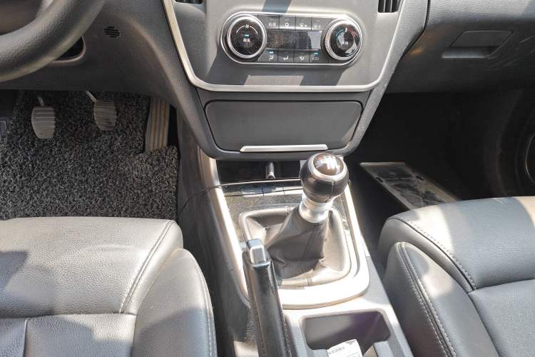 Used BYD Song MAX 2017 1.5T Manual Smart Connect Luxury 7-Seater