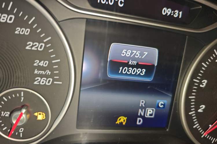 Used Mercedes-Benz B-Class 2015 B 200 Sport Edition Odometer Close Up