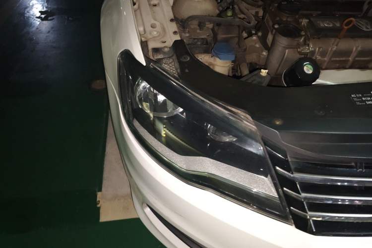 Used Volkswagen Bora 2013 1.6L Automatic Fashion Model Right Front Headlight