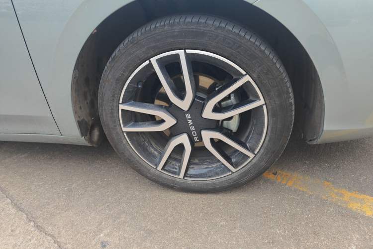 Used Roewe D6 2025 450km Deluxe Edition
