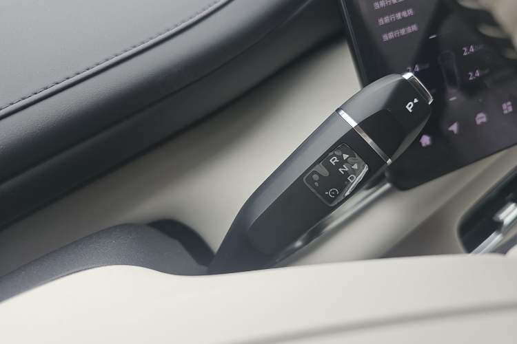 Used CHANGAN NEVO Q07 2025 215 Prestige Edition Gear Lever