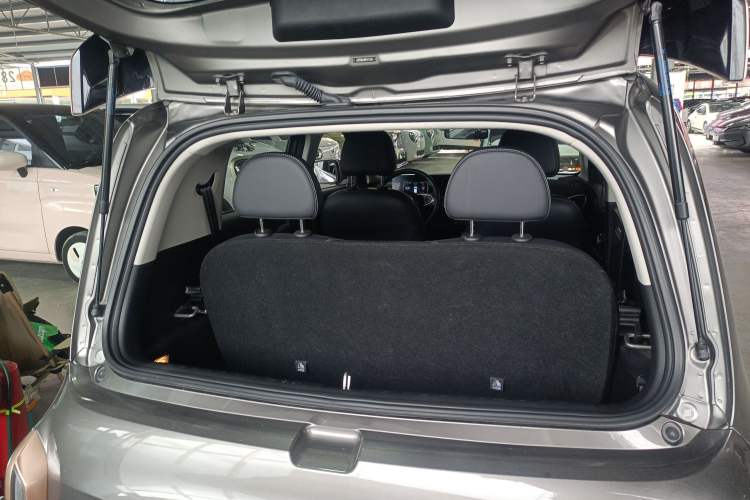 Used ORA White Cat 2022 Xiaoyue Mao Edition 360 km Luxury Model Lithium NMC Trunk