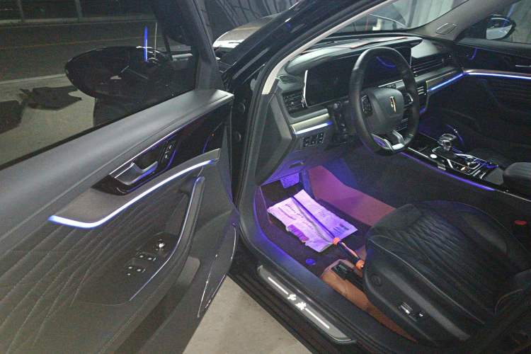 Used Hongqi HS5 2022 Revised Version 2.0T Smart Connect Flagship Edition
