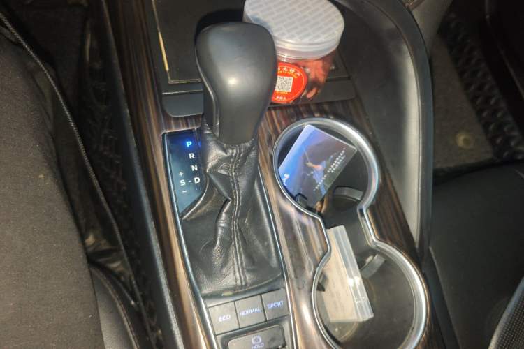 Used Toyota Camry 2018 2.5G Luxury Edition Gear Lever