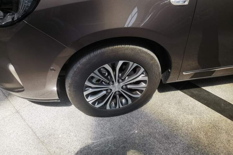 Used Buick GL8 2021 Land Cruiser Executive 652T Premium Model
