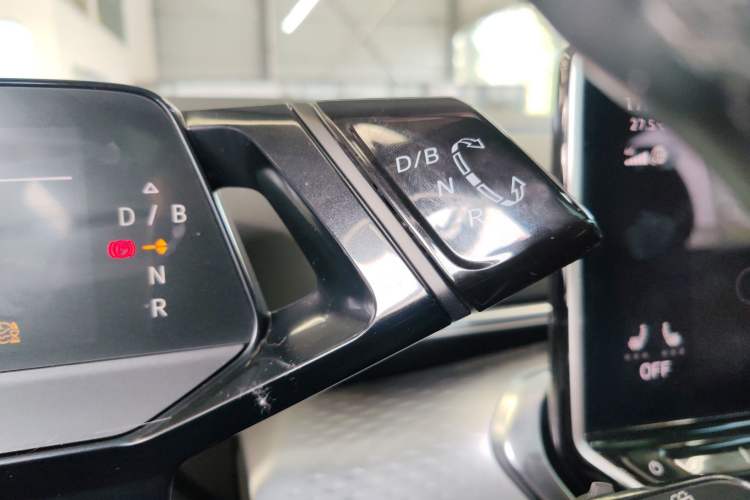 Used Volkswagen ID.6 X 2021 Pro Smart Long-Range Edition Gear Lever