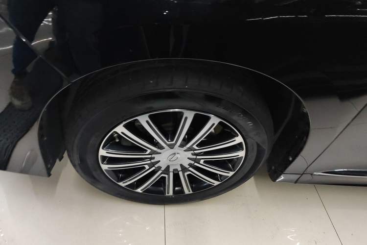 Used GAC Trumpchi M8 2023 Lingxiu Series 390T Prestige Edition Left Front Wheel Hub