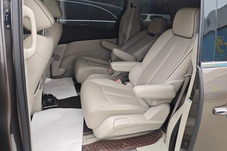 Used Buick GL8 2021 Land Cruiser Executive 652T Premium Model