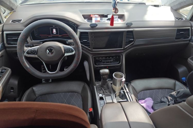 Used Volkswagen Viloran 2020 330TSI Luxury Edition Center Console