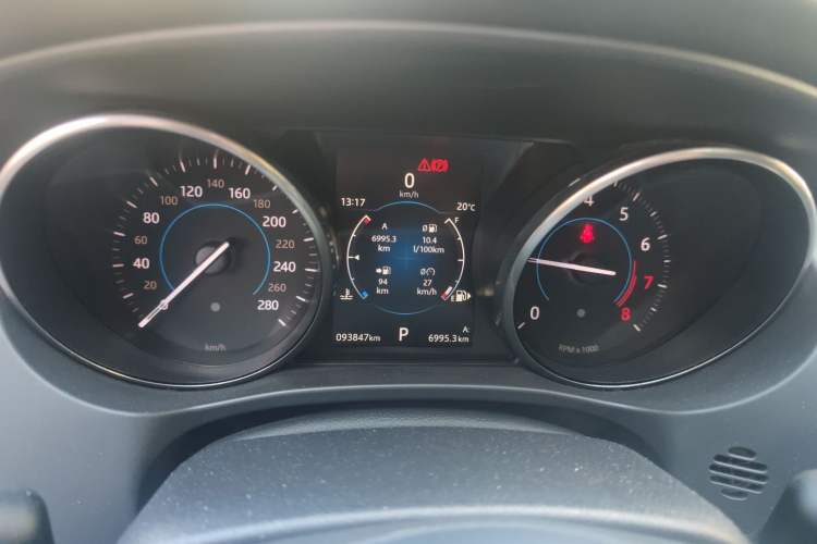 Used Jaguar F-PACE 2018 2.0T Two-Wheel Drive Urban Deluxe Edition Instrument Cluster