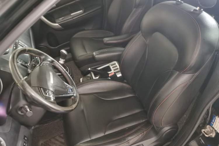 Used Haval H6 2015 Upgraded Model 1.5T Manual Two-Wheel Drive Elite Version Left Front Seat