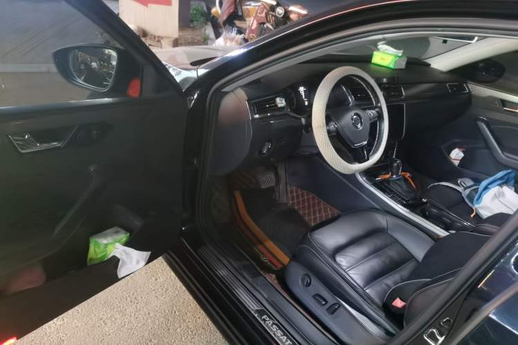 Used Volkswagen Passat 2016 330TSI DSG Luxury Edition Driver Seat