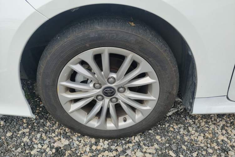 Used Toyota Allion 2022 2.0L Elite Edition Left Front Wheel Hub