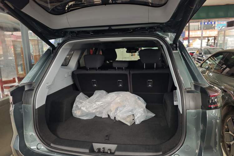 Used Chery Tiggo 8 PLUS 2025 290TGDI DCT Luxury 5-Seater
