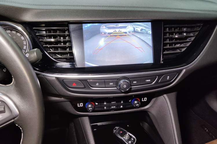 Used Buick Regal 2019 20T Elite Version China VI Standard Audio And AC Panel