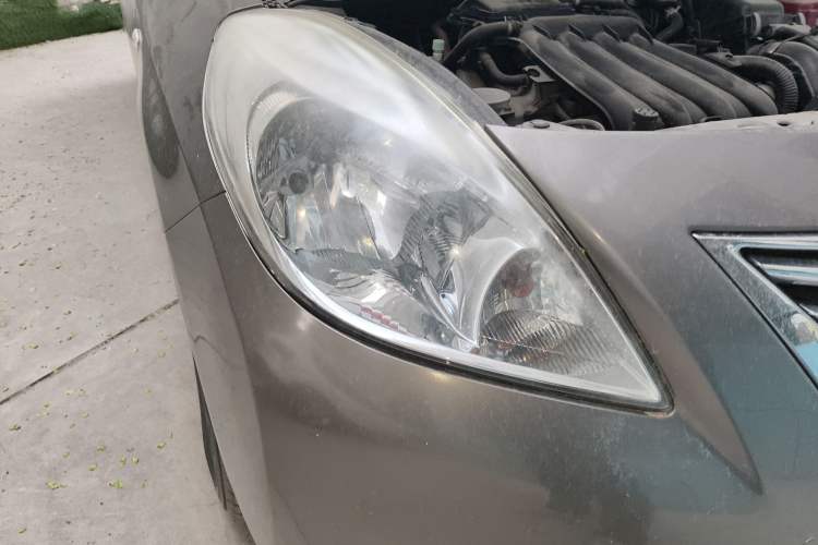 Used Nissan Sunny 2011 1.5XE CVT Comfort Edition Right Front Headlight