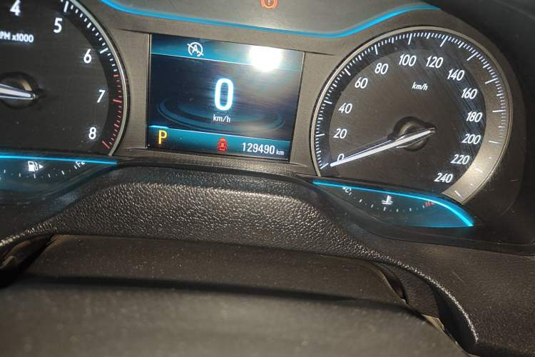 Used Buick GT 2015 15N Automatic Elite Version Odometer Close Up