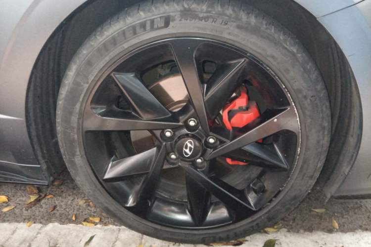 Used Hyundai Sonata 2022 380TGDi Automatic 20th Anniversary Edition Right Front Wheel Hub