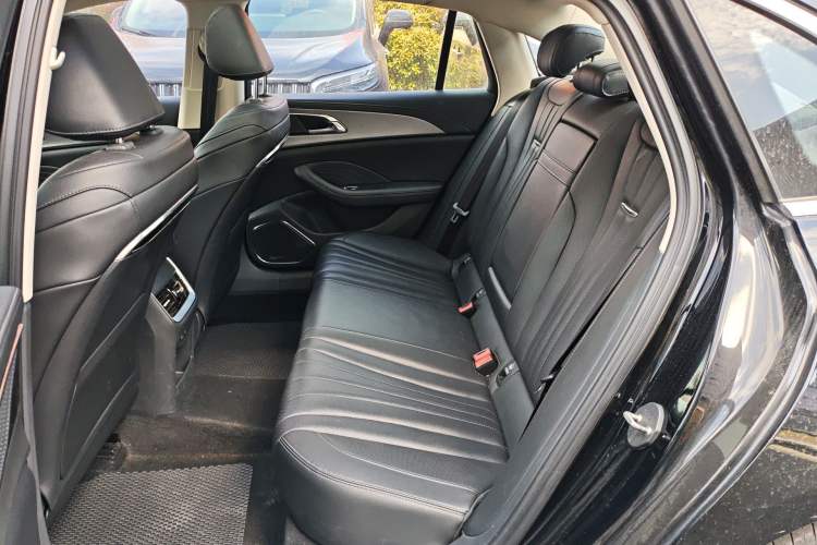 Used Hongqi H5 2024 1.5T DCT Smart Connect Flagship Edition
