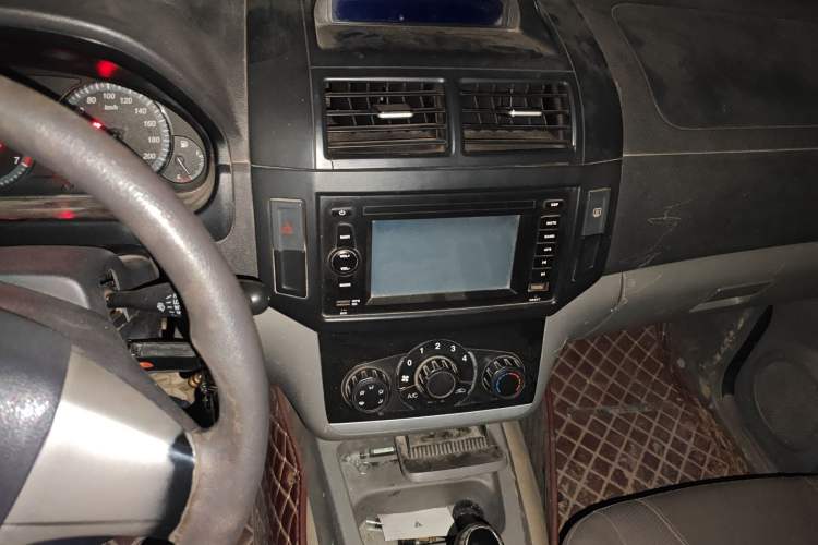 Used BAIC Weiwang M20 2013 1.5L Prestige Version BJ415B Audio And AC Panel