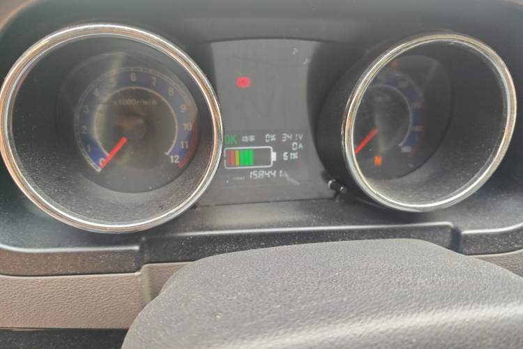 Used New Gonow Shuailing 2022 Standard Range with 41.64 kWh Lishen Power Odometer Close Up