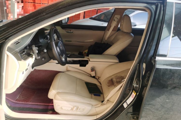 Used Lexus ES 2013 300h Elite Edition