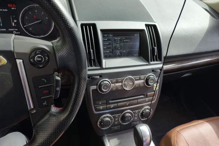 Used Land Rover Freelander 2 2014 2.0T Si4 SE Gasoline Version Audio And AC Panel