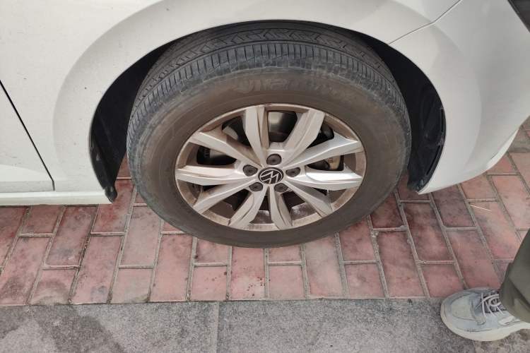 Used Volkswagen Polo 2021 Plus 1.5L Automatic Colorful Tech Edition Right Front Wheel Hub