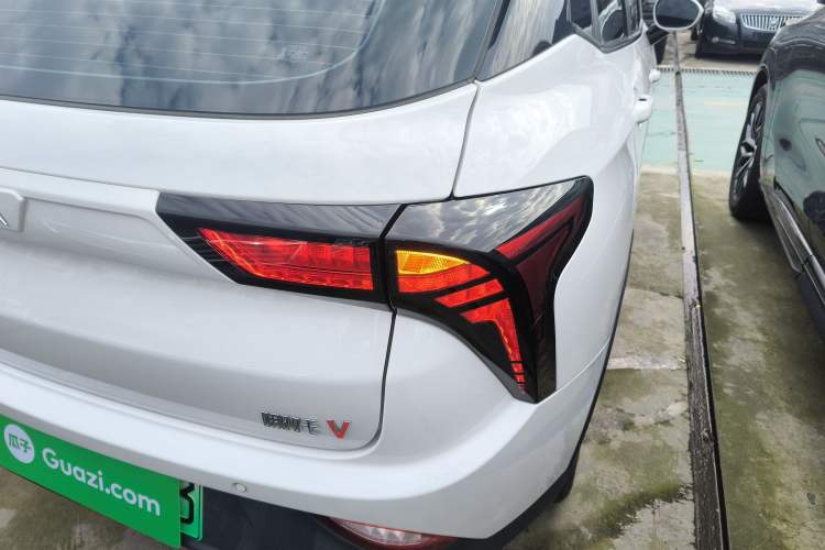 Used NETA V 2021 Long-Range Entertainment Edition Upgrade Model Right Rear Taillight