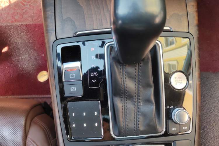 Used Audi A6L 2018 30th Anniversary Edition 50 TFSI quattro Prestige Model
