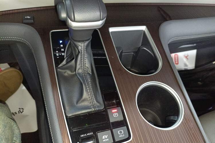 Used Toyota Granvia 2023 2.5L Hybrid Prestige PLUS Edition