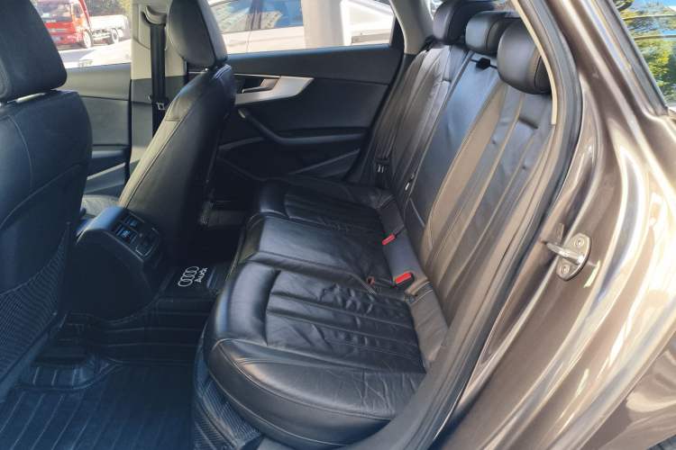 Used Audi A4L 2017 Plus 40 TFSI Sport Model
