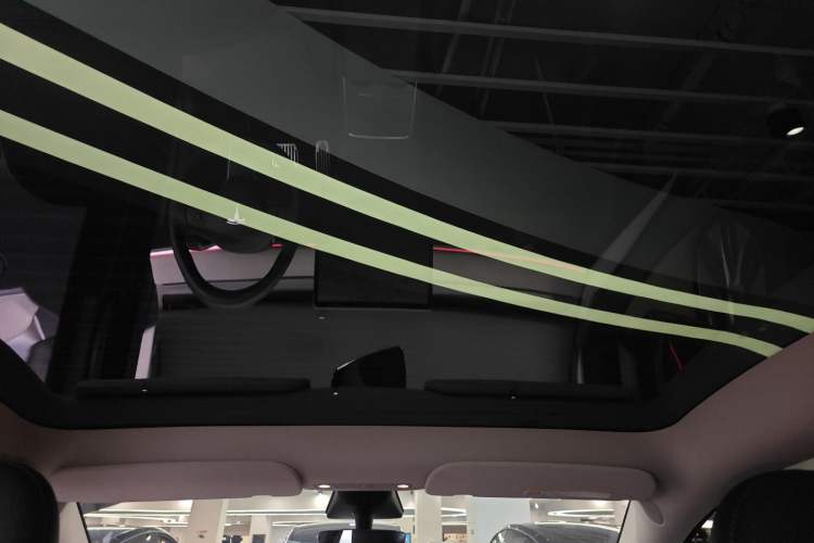 Used Tesla Model Y 2023 Rear-Wheel-Drive Version Headliner