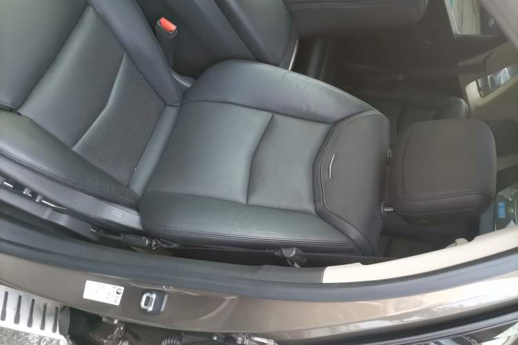 Used Cadillac XT5 2016 28T Four-Wheel Drive Luxury Model Left Front Seat