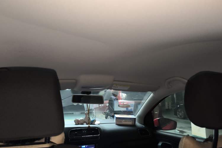 Used Volkswagen Polo 2014 1.6L Automatic Comfort Edition Headliner