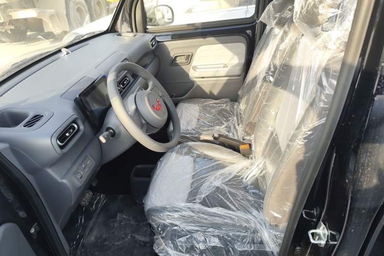 Used Wuling Zhiguang New Energy 2025 Model 305km Ambitious Edition