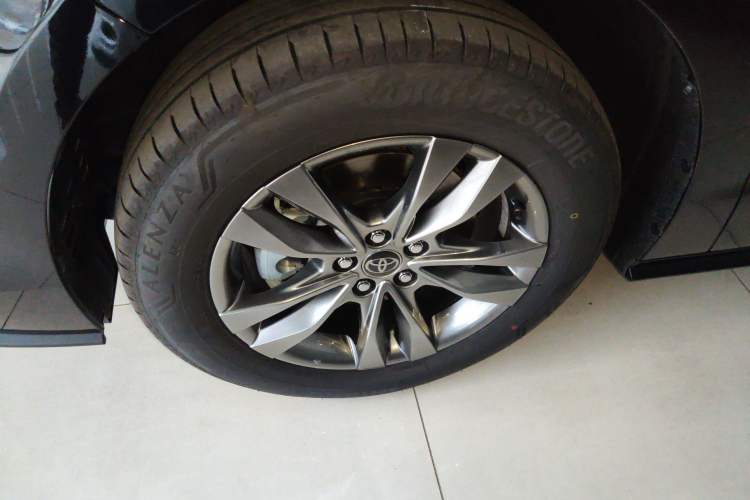 Used Toyota Sienna 2026 Model 2.5L Dual-Engine Four-Wheel-Drive Luxury Edition
