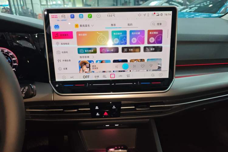 Used Volkswagen Golf 2026 300TSI Pro
