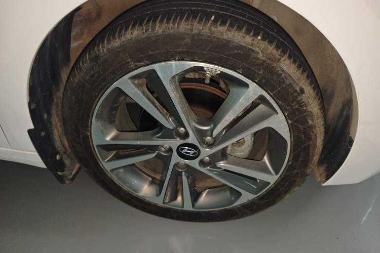 Used Hyundai Elantra (6th Generation / Lingdong) 2016 1.6L Automatic ZhiXuan – Elite Version Right Front Wheel Hub