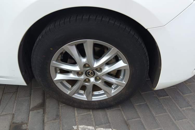 Used Mazda 3 Axela 2017 Sedan 1.5L Automatic Comfort Model China VI Standard Right Front Wheel Hub