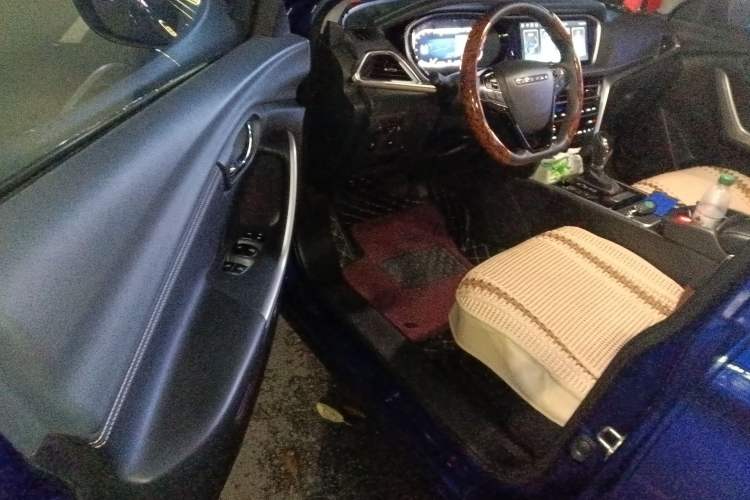 Used Venucia T90 2020 2.0L CVT Smart Connect & Smooth Drive Edition Driver Seat