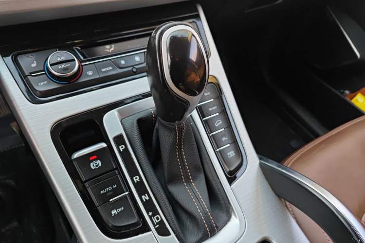 Used Geely Auto Emgrand X7 Sport 2016 1.8TD Automatic All-Wheel-Drive ZhiZun Edition