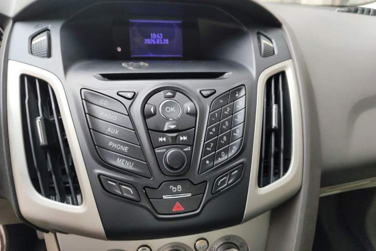 Used Ford Focus 2012 Sedan 1.6L Manual Comfort Model
