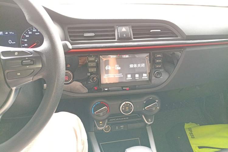 Used Kia KX Cross 2017 1.4L AT GLS
