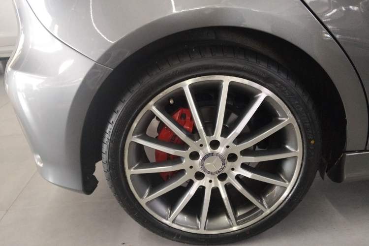 Used Mercedes-Benz A-Class 2015 A 200 Sport Edition Right Rear Wheel Hub