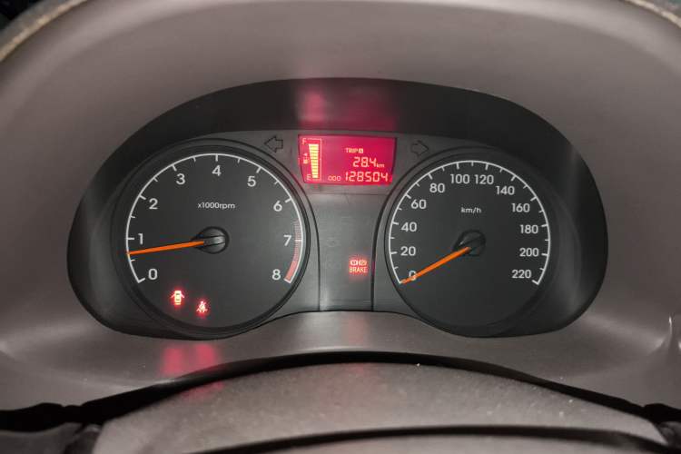 Used Hyundai Verna (older generation) 2010 Sedan 1.4L Manual Comfort GS Instrument Cluster