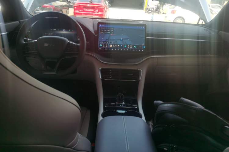 Used BYD Song PLUS New Energy 2025 DM-i 112KM Prestige Model Center Console