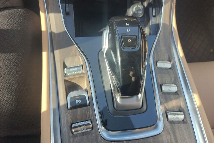 Used Landian E5 2024 Honor Edition 100KM Deluxe 7-Seater